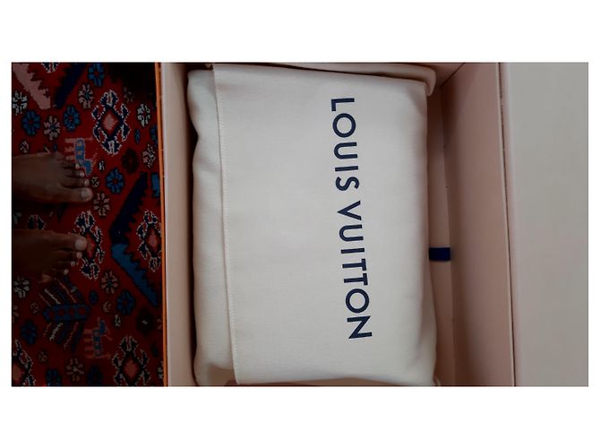 Metis Louis Vuitton Bolsos de embrague Crema - vista 11