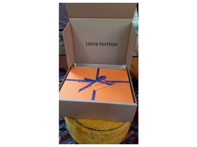 Metis Louis Vuitton Bolsos de embrague Crema - vista 14