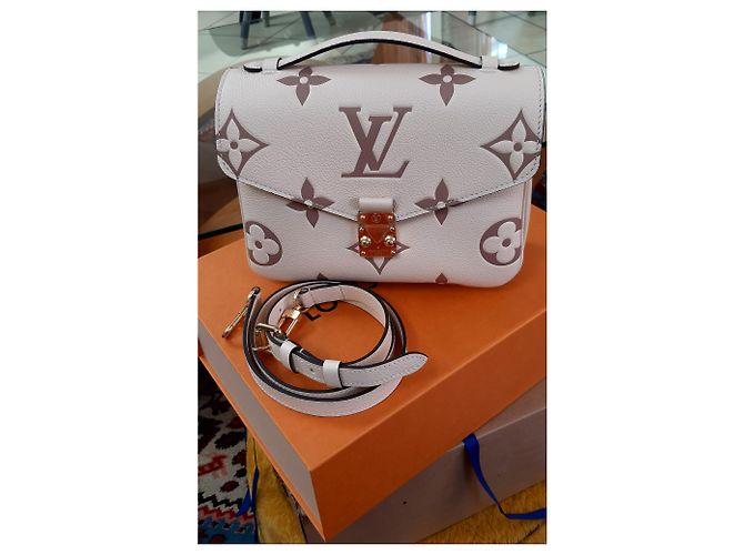 Metis Louis Vuitton Bolsos de embrague Crema - vista 19