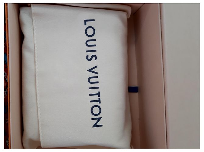 Metis Louis Vuitton Bolsos de embrague Crema - vista 21