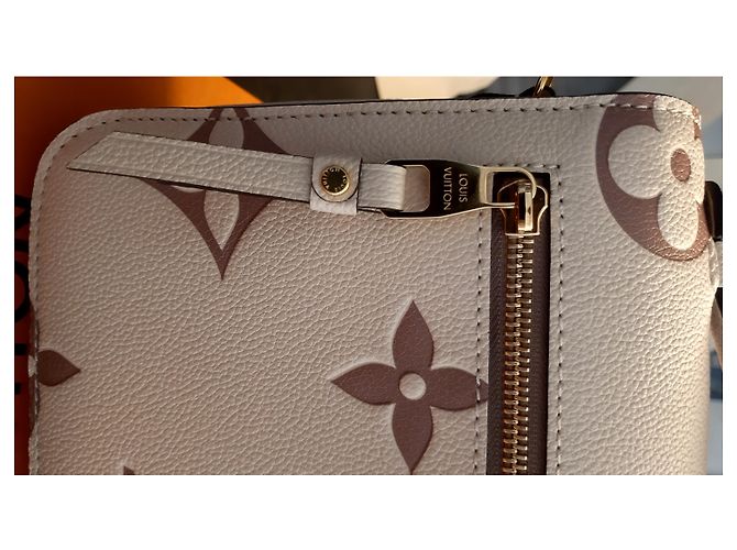Metis Louis Vuitton Bolsos de embrague Crema - vista 25