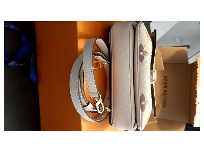 Metis Louis Vuitton Bolsos de embrague Crema - vista 28