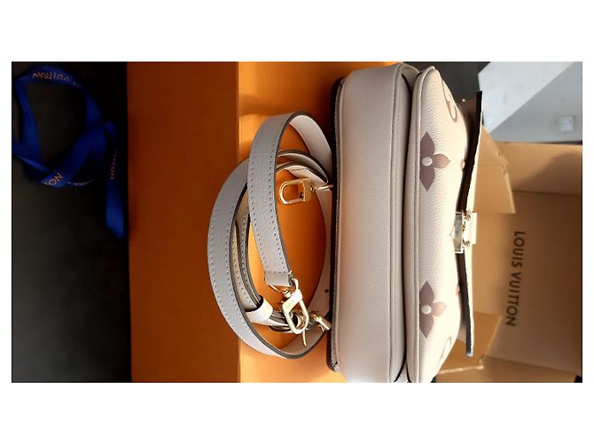 Metis Louis Vuitton Bolsos de embrague Crema - vista 29