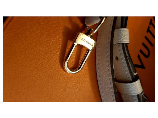 Metis Louis Vuitton Bolsos de embrague Crema - vista 33