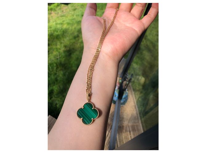 Collar Van Cleef & Arpels Magic Alhambra Malaquita Oro Verde - vista 2