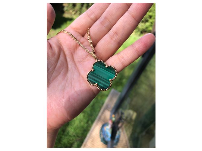 Collar Van Cleef & Arpels Magic Alhambra Malaquita Oro Verde - vista 3