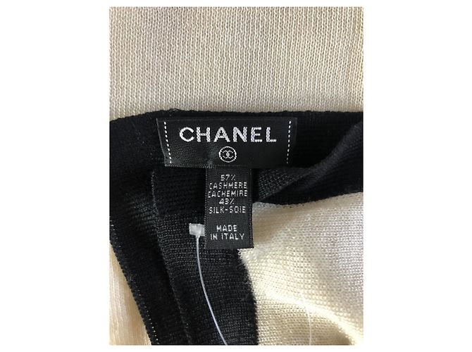 Lenço de seda Chanel cor eggshell Fora de branco - vista 4