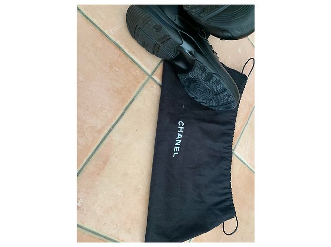 Chanel Model Uniform Noir - vue 5