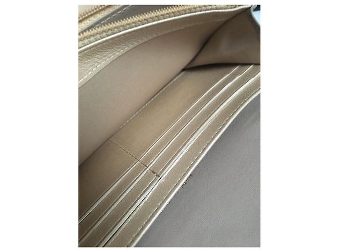 Portafoglio Chanel Camellia Beige in Pelle con Hardware Oro Sabbia Gold hardware - vista 3