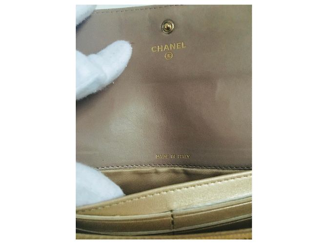 Portafoglio Chanel Camellia Beige in Pelle con Hardware Oro Sabbia Gold hardware - vista 5