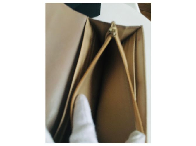 Portafoglio Chanel Camellia Beige in Pelle con Hardware Oro Sabbia Gold hardware - vista 7