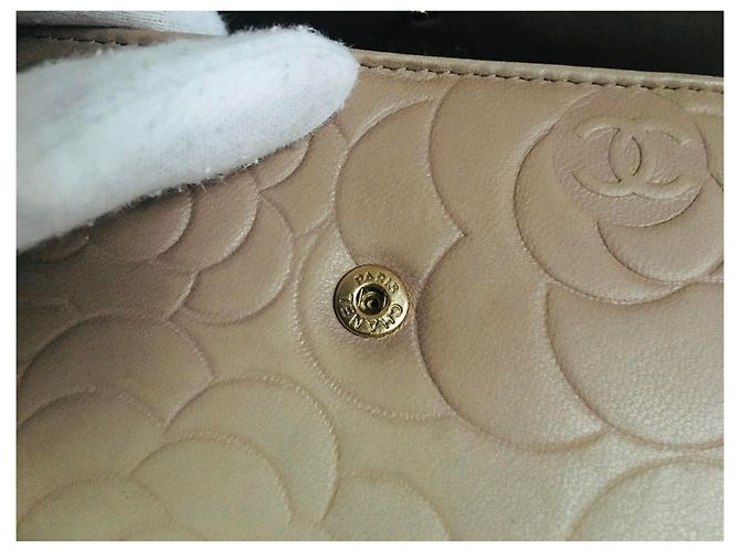 Portafoglio Chanel Camellia Beige in Pelle con Hardware Oro Sabbia Gold hardware - vista 9