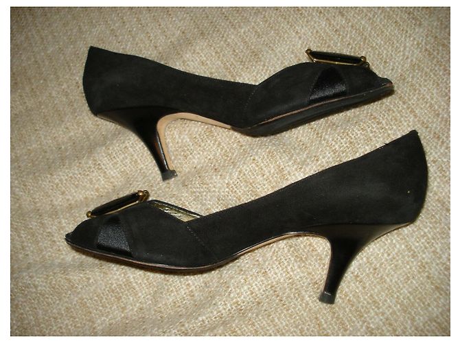 Giuseppe Zanotti Décolleté spuntate con carbochon Nero - vista 10