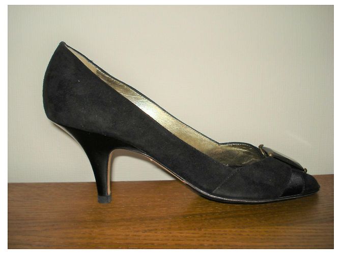 Giuseppe Zanotti Décolleté spuntate con carbochon Nero - vista 12