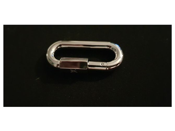 Moschettone Louis Vuitton Argento Ciondolo Silver hardware - vista 3
