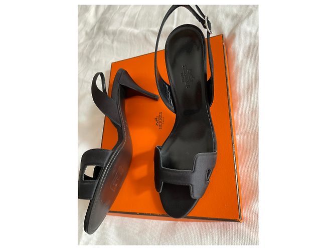 Oran Hermès Sandalo Night Satin Nero - vista 3