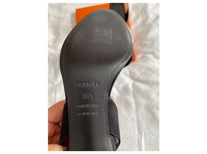 Oran Hermès Sandalo Night Satin Nero - vista 4