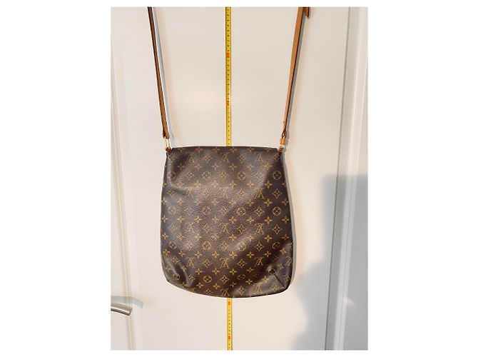 Louis Louise Borsa a tracolla Louis Vuitton Musette Monogram Canvas Marrone Beige Gold hardware - vista 15