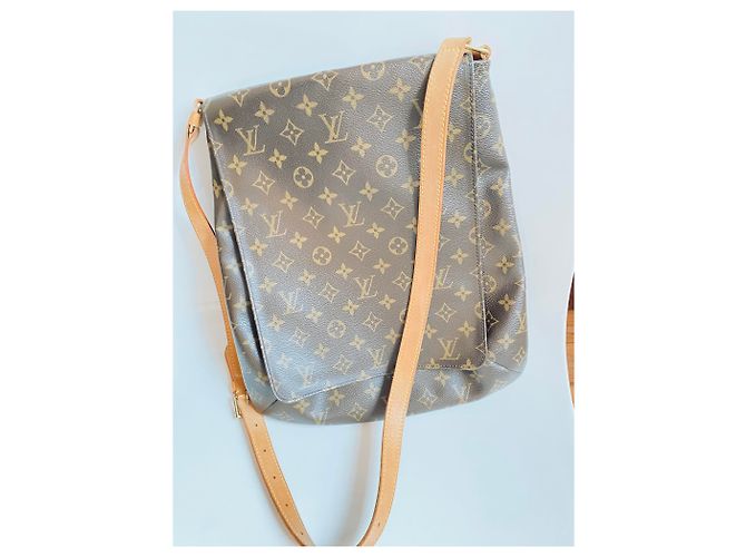 Louis Louise Borsa a tracolla Louis Vuitton Musette Monogram Canvas Marrone Beige Gold hardware - vista 2