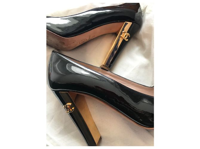 Décolleté Chanel in vernice nera 39 Nero - vista 2