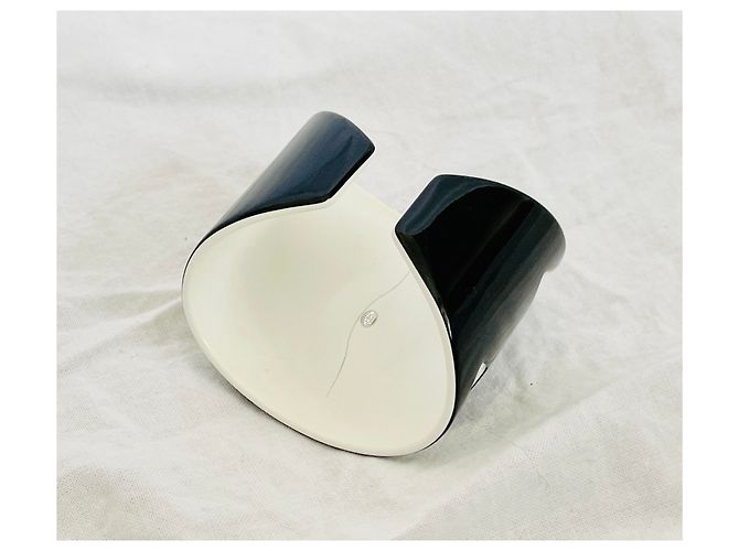 Chanel VINTAGE ▾ 2008 Polsino in plastica CC Nero Bianco - vista 3