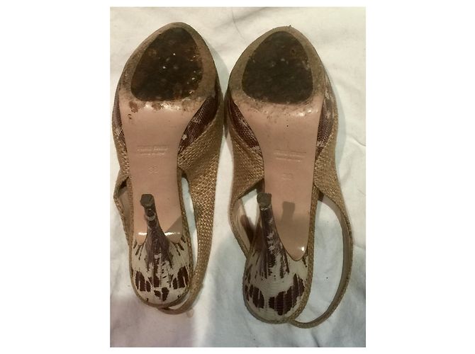 Miu Miu Hessische Stöckelschuhe, Peeptoe, Sling Beige - Ansicht 4