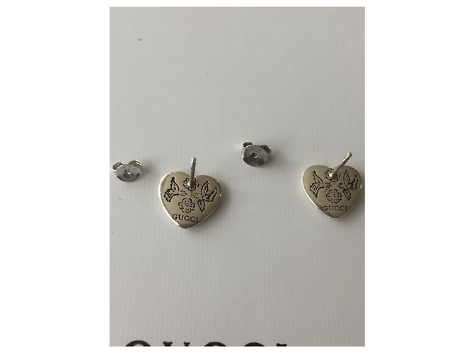 Orecchini Gucci Blind for Love con cuori incisi argento - vista 3
