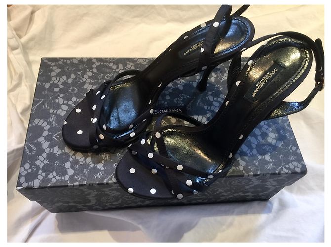 Dolce & Gabbana Hochhackige Sandalen mit Tupfenmuster Schwarz Weiß - Ansicht 7