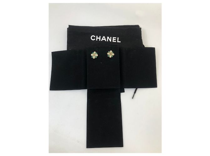 Pendiente de Chanel Gold hardware - vista 6