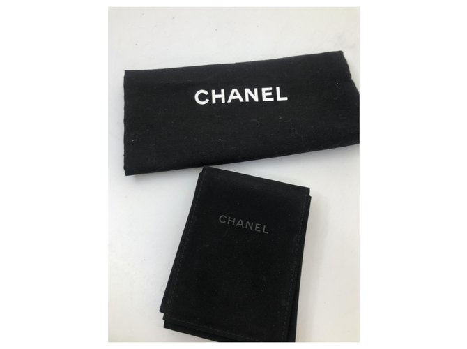 Pendiente de Chanel Gold hardware - vista 9