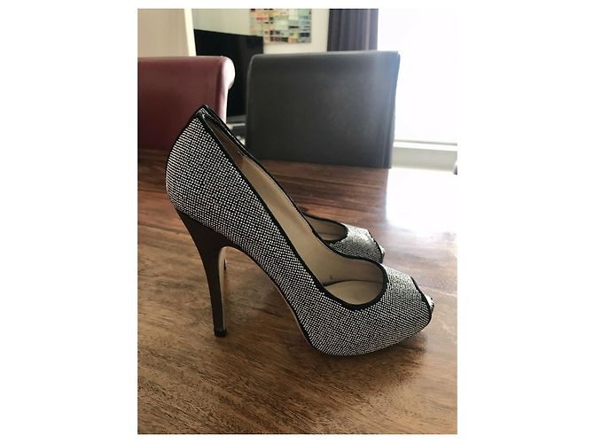 Valentino Garavani Valentino Sparkle Peeptoes Nero Argento - vista 9