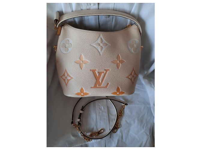 Gibeciere Louis Vuitton Colección marshmallow beige azafrán junto a la piscina  2021 (Extraviado) - vista 5