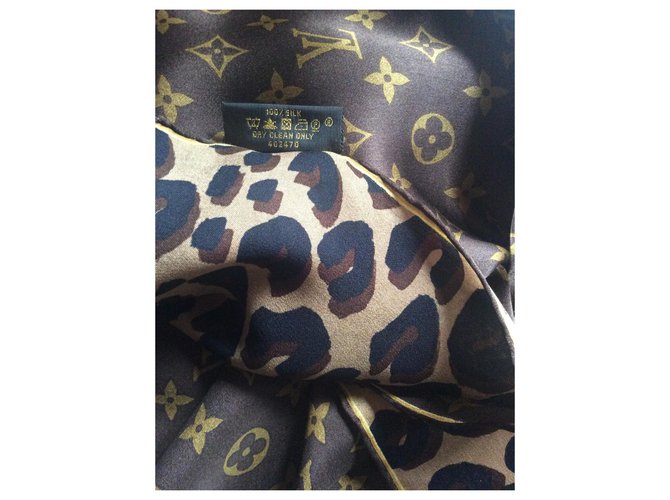 Louis Vuitton Bufanda de seda Castaño - vista 4