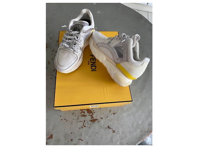 Fendi Sneaker aus Leder weiß - Ansicht 2
