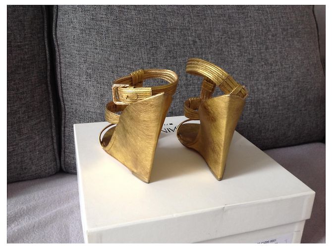 Décolleté Yves Saint Laurent Pelle Oro 37 D'oro - vista 3