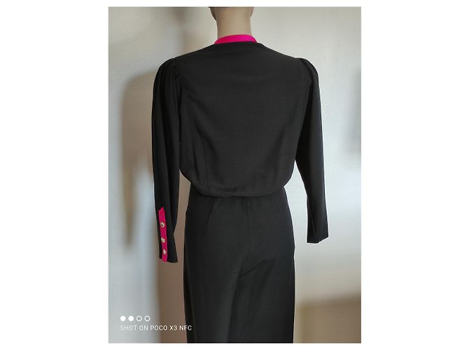 Louis Féraud Jumpsuit aus schwarzer Wolle mit rosa Satin - Ansicht 10