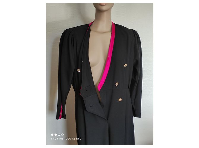 Louis Féraud Jumpsuit aus schwarzer Wolle mit rosa Satin - Ansicht 11