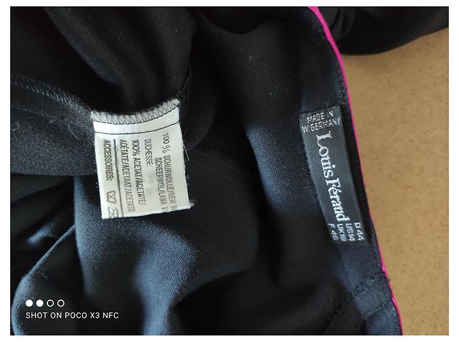 Louis Féraud Jumpsuit aus schwarzer Wolle mit rosa Satin - Ansicht 16