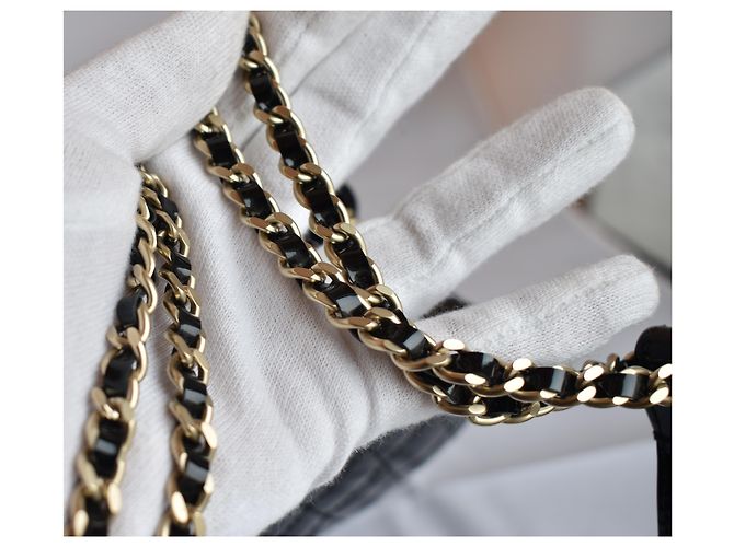 Chanel Zeitlose Minitasche mit Spitzenkupplung Schwarz - Ansicht 11