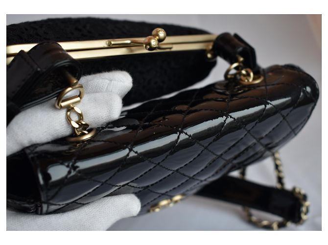 Chanel Zeitlose Minitasche mit Spitzenkupplung Schwarz - Ansicht 14