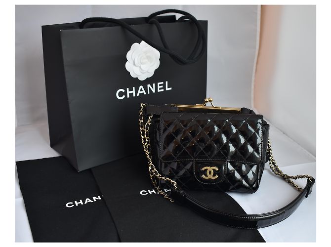 Chanel Zeitlose Minitasche mit Spitzenkupplung Schwarz - Ansicht 2