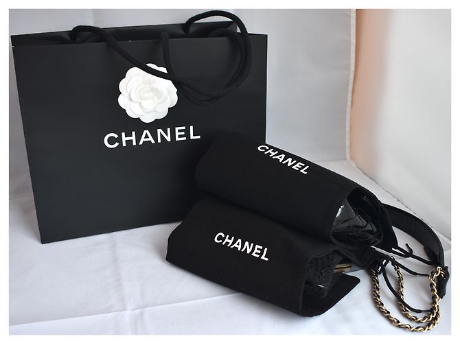 Chanel Zeitlose Minitasche mit Spitzenkupplung Schwarz - Ansicht 29