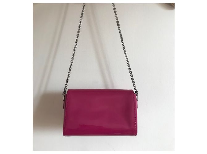 Dolce & Gabbana Minaudière in pelle verniciata fuschia - vista 3