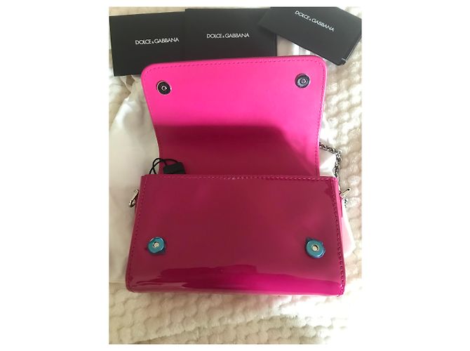 Dolce & Gabbana Minaudière in pelle verniciata fuschia - vista 4