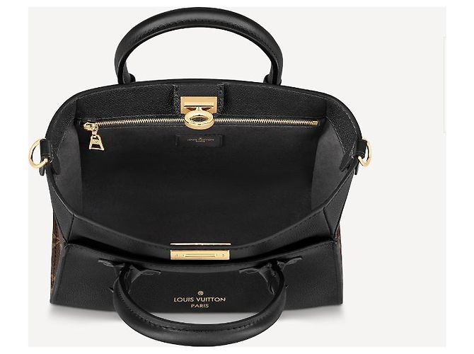 Louis Vuitton Borsa LV On My side PM Nero - vista 4