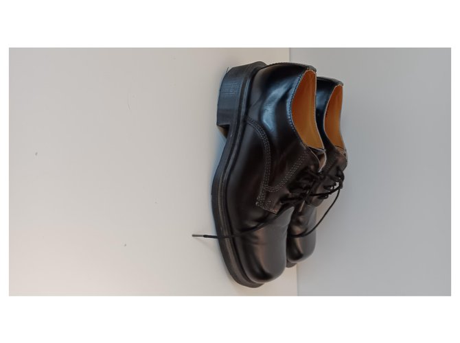 Dr. Martens Derby in pelle nera con lacci Nero - vista 9