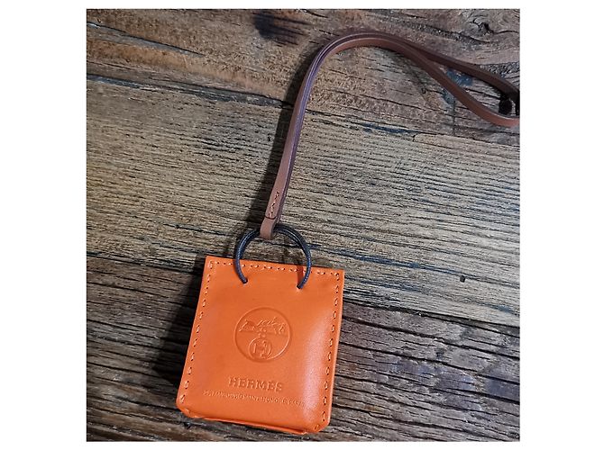 Charm per borsa Hermès Paper Bag Arancione Pelle - vista 2