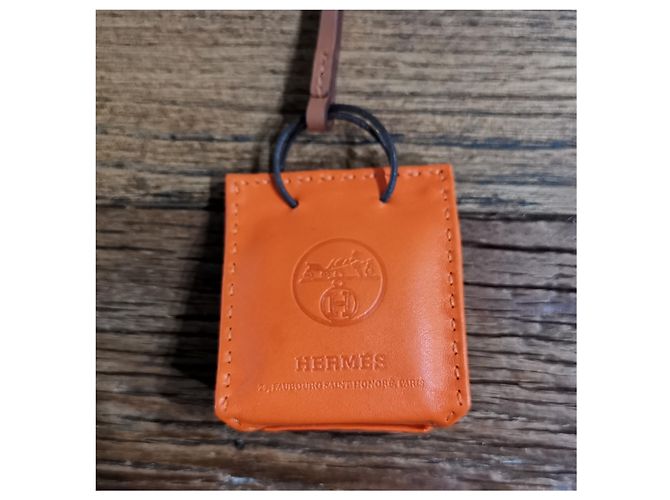 Charm per borsa Hermès Paper Bag Arancione Pelle - vista 3