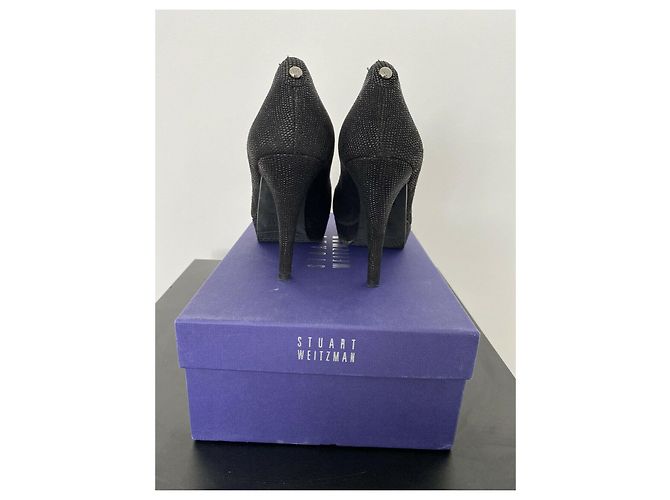 Stuart Weitzman Logo Lille Kiesel Leder Peeptoes Schwarz - Ansicht 4