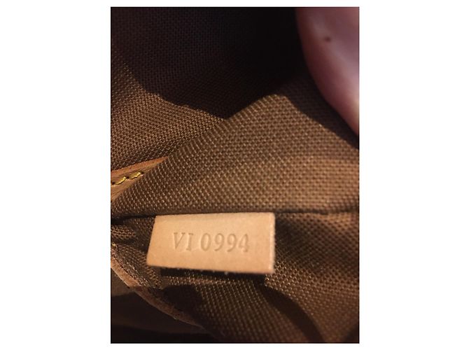 Louis Vuitton Alma Borsa Monogramma Pelle Rossa Personalizzata Marrone - vista 7